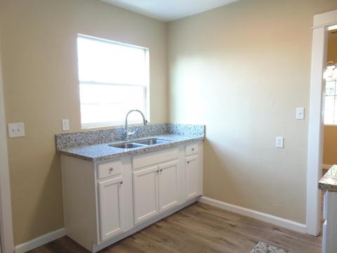 1008 Chase Ave, Corcoran, CA 93212 photo 9
