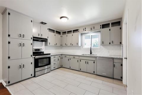 578 W San Jose Ave, Clovis, CA 93612 photo 11