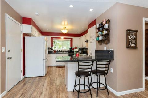 656 E Palm Ave, Reedley, CA 93654 photo 6