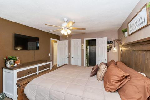 656 E Palm Ave, Reedley, CA 93654 photo 12