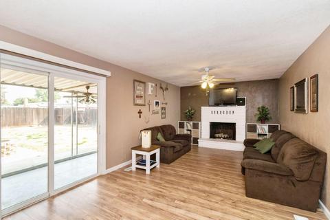 656 E Palm Ave, Reedley, CA 93654 photo 9