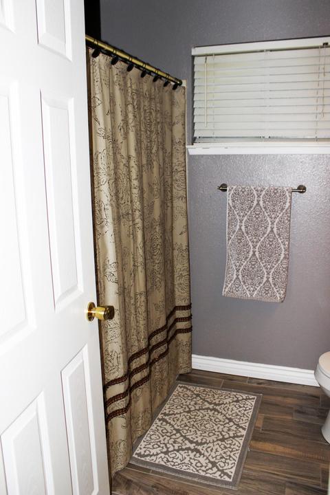 832 E Myrtle Ave, Visalia, CA 93292 photo 24