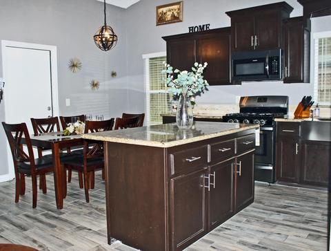 832 E Myrtle Ave, Visalia, CA 93292 photo 12