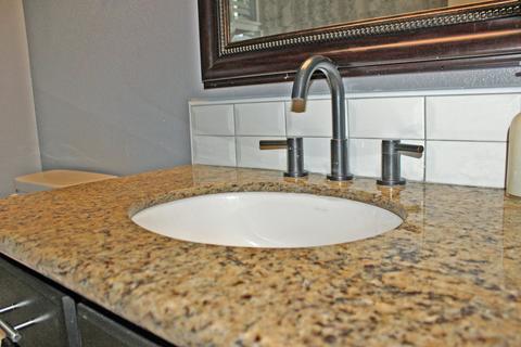 832 E Myrtle Ave, Visalia, CA 93292 photo 22