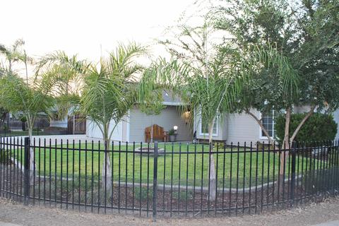 832 E Myrtle Ave, Visalia, CA 93292 photo 3