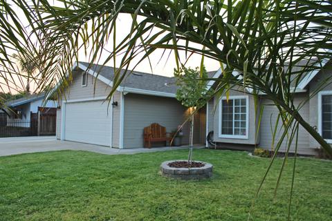 832 E Myrtle Ave, Visalia, CA 93292 photo 7