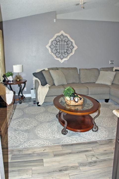 832 E Myrtle Ave, Visalia, CA 93292 photo 17