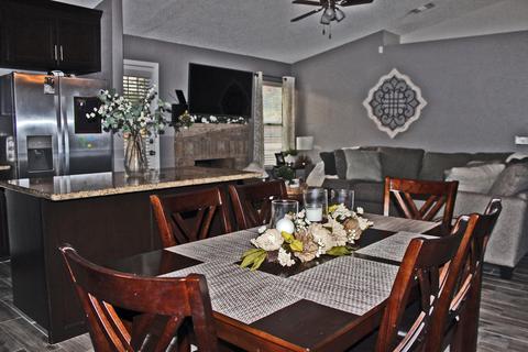 832 E Myrtle Ave, Visalia, CA 93292 photo 15