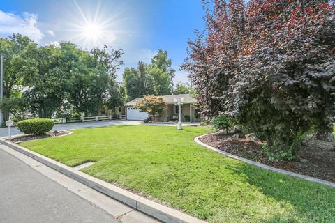 937 E Cross Ave, Tulare, CA 93274 photo 3