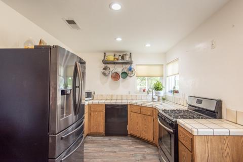 1421 Betsy Pl, Exeter, CA 93221 photo 9