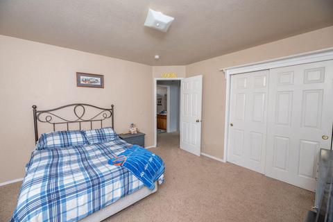2829 E Valley Oaks Dr, Visalia, CA 93292 photo 10