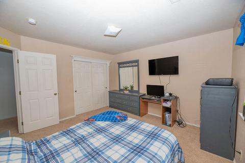 2829 E Valley Oaks Dr, Visalia, CA 93292 photo 11