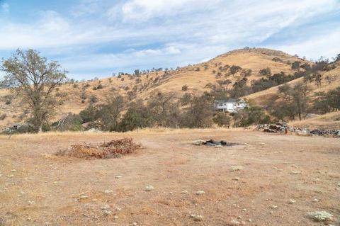 42137 Corral Dr, Three Rivers, CA 93271 photo 2