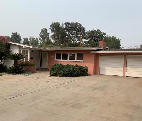 1346 W Iris Ave, Visalia, CA 93277 photo 2
