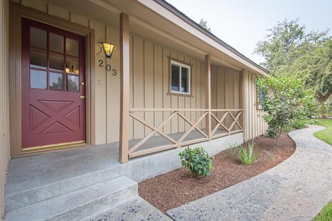 203 E Gannon Dr, Tulare, CA 93274 photo 5