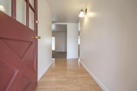 203 E Gannon Dr, Tulare, CA 93274 photo 7