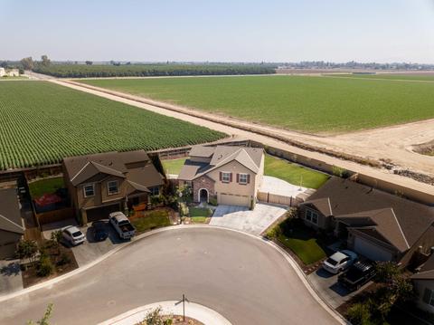 1503 Softwind Dr, Tulare, CA 93274 photo 2