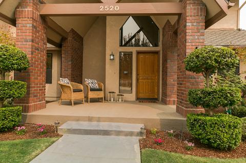 2520 E Harvard Ct, Visalia, CA 93292 photo 2