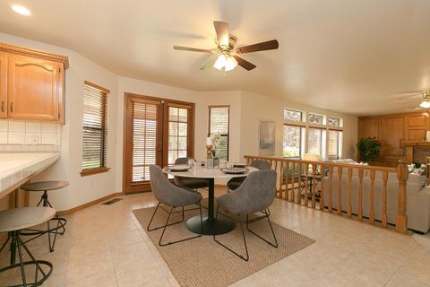 2520 E Harvard Ct, Visalia, CA 93292 photo 12