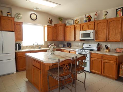1227 E Copper Ct, Visalia, CA 93292 photo 3