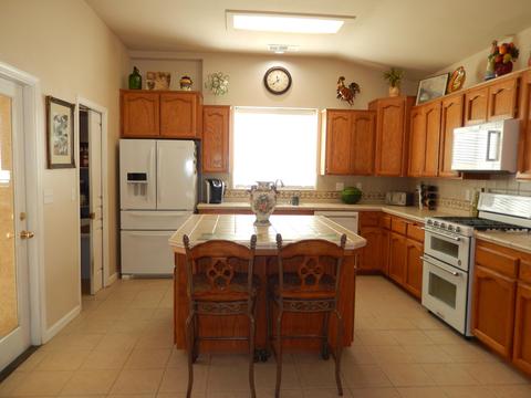 1227 E Copper Ct, Visalia, CA 93292 photo 5