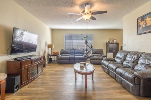 435 Lum Dr, Lemoore, CA 93245 photo 4