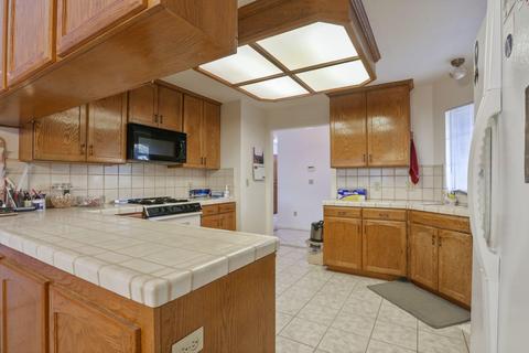 536 E Ferguson Ct, Visalia, CA 93292 photo 10