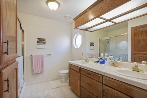 536 E Ferguson Ct, Visalia, CA 93292 photo 21