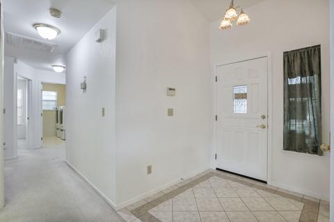 536 E Ferguson Ct, Visalia, CA 93292 photo 2
