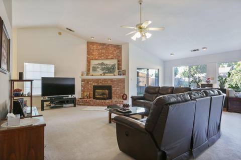536 E Ferguson Ct, Visalia, CA 93292 photo 4