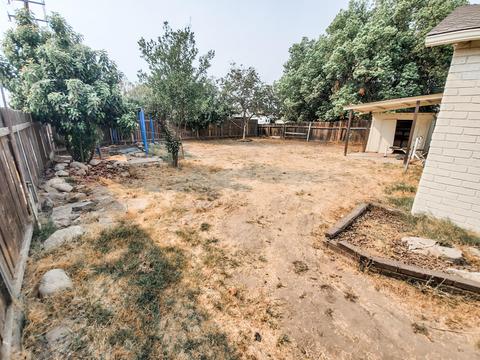 112 W Walnut Ave, Visalia, CA 93277 photo 21