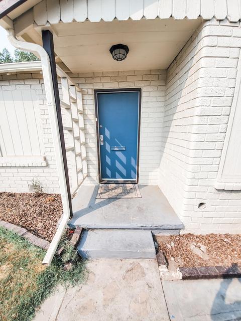 112 W Walnut Ave, Visalia, CA 93277 photo 2
