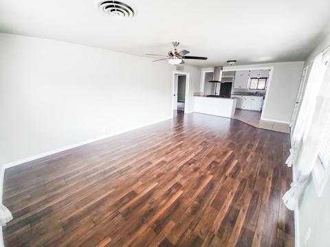 112 W Walnut Ave, Visalia, CA 93277 photo 5