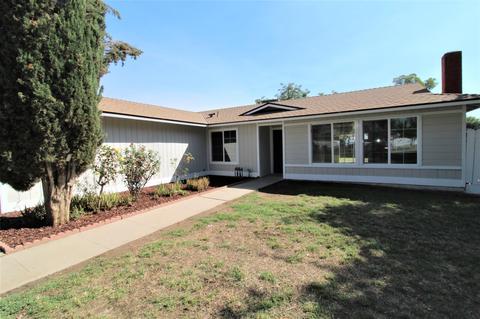 413 E Oakridge Ct, Visalia, CA 93291 photo 4