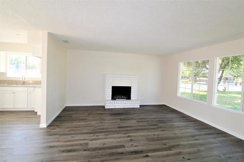 413 E Oakridge Ct, Visalia, CA 93291 photo 6