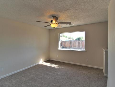 413 E Oakridge Ct, Visalia, CA 93291 photo 15