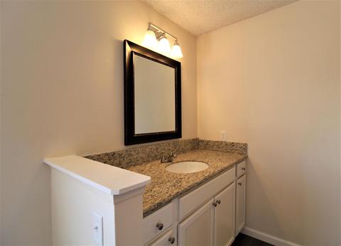 413 E Oakridge Ct, Visalia, CA 93291 photo 16