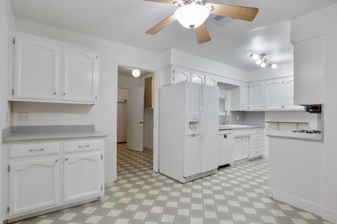 3532 W Iris Ave, Visalia, CA 93277 photo 10