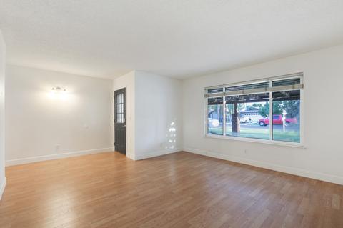 3532 W Iris Ave, Visalia, CA 93277 photo 6