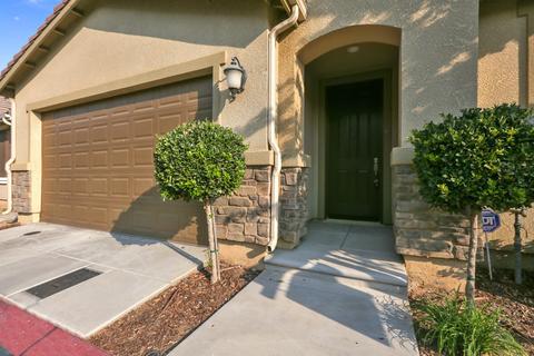 3061 Glacier Ln, Clovis, CA 93619 photo 6