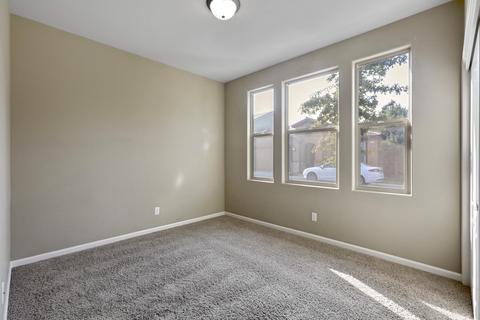 3061 Glacier Ln, Clovis, CA 93619 photo 9