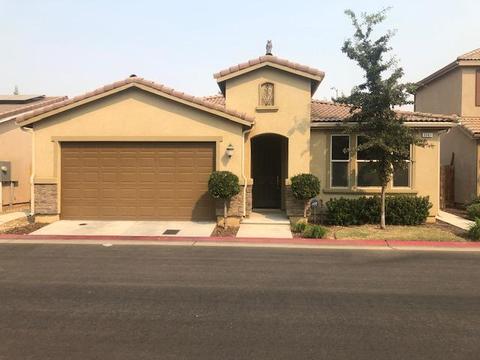 3061 Glacier Ln, Clovis, CA 93619 photo 2