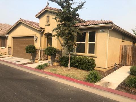 3061 Glacier Ln, Clovis, CA 93619 photo 3