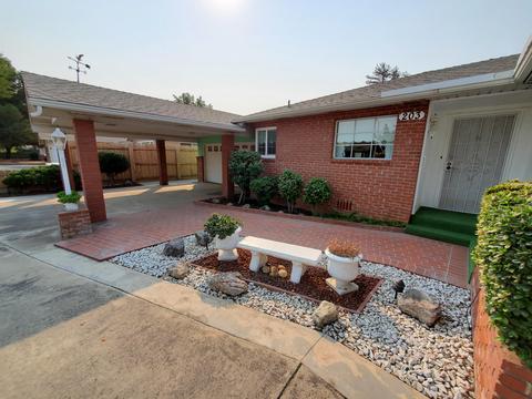 203 E Prosperity Ave, Tulare, CA 93274 photo 7