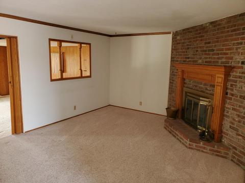 203 E Prosperity Ave, Tulare, CA 93274 photo 10