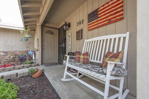 202 Sequoia Dr, Exeter, CA 93221 photo 3