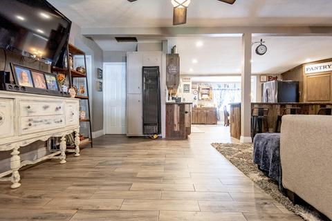 202 Sequoia Dr, Exeter, CA 93221 photo 4