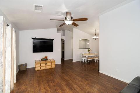 762 Valencia Ave, Lemoore, CA 93245 photo 5