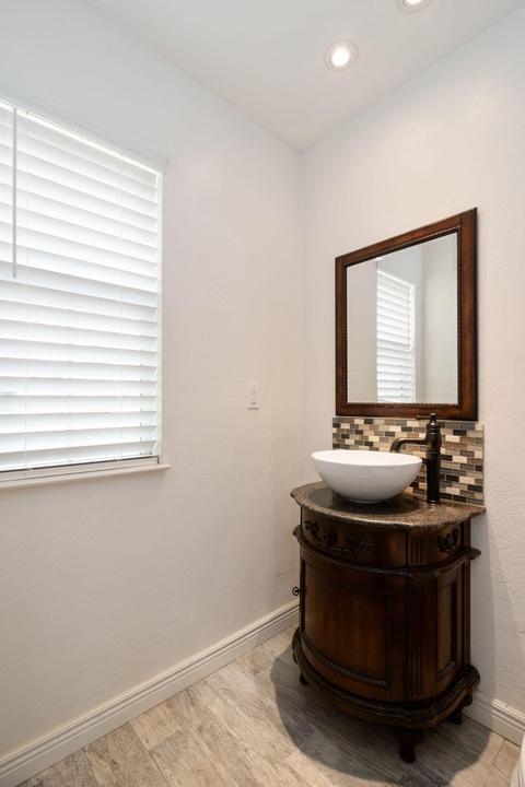762 Valencia Ave, Lemoore, CA 93245 photo 12