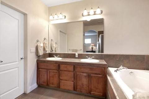 3420 E Feemster Ave, Visalia, CA 93292 photo 27